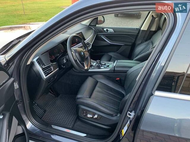 Серый БМВ X7, объемом двигателя 3 л и пробегом 147 тыс. км за 53800 $, фото 26 на Automoto.ua