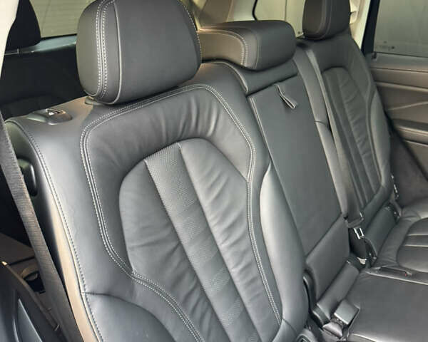 Серый БМВ X7, объемом двигателя 2.99 л и пробегом 140 тыс. км за 64500 $, фото 48 на Automoto.ua