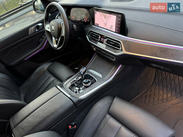Серый БМВ X7, объемом двигателя 2.99 л и пробегом 140 тыс. км за 64500 $, фото 83 на Automoto.ua