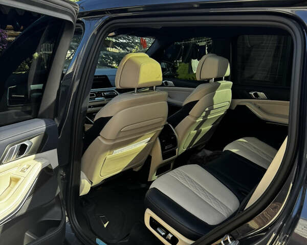 Серый БМВ X7, объемом двигателя 2.99 л и пробегом 126 тыс. км за 81000 $, фото 11 на Automoto.ua