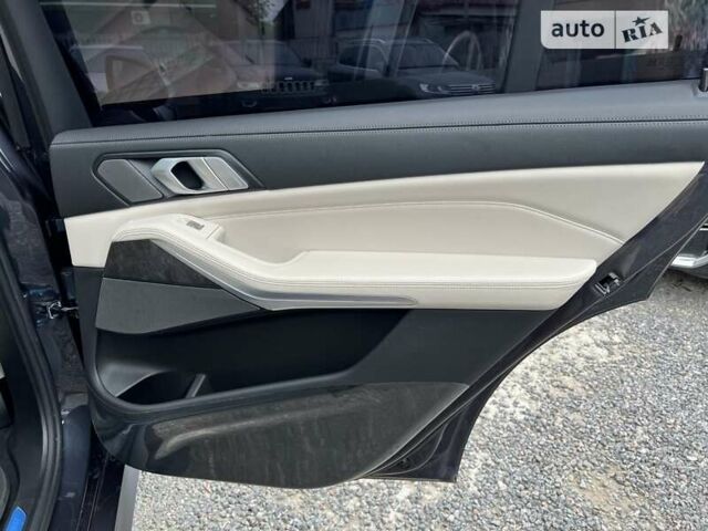 Сірий БМВ X7, об'ємом двигуна 2.99 л та пробігом 67 тис. км за 85900 $, фото 33 на Automoto.ua