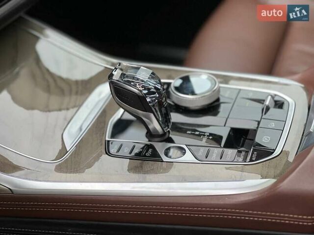 Серый БМВ X7, объемом двигателя 4.39 л и пробегом 128 тыс. км за 63000 $, фото 28 на Automoto.ua