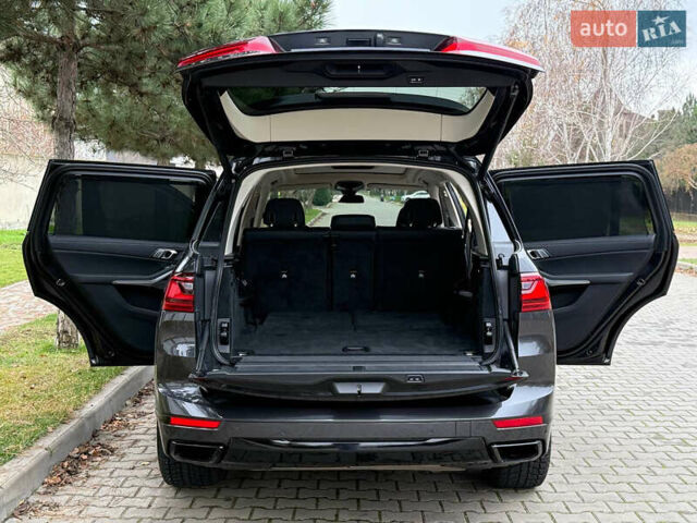 Серый БМВ X7, объемом двигателя 3 л и пробегом 148 тыс. км за 55000 $, фото 81 на Automoto.ua