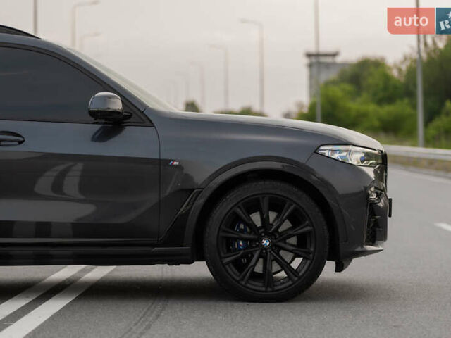 Серый БМВ X7, объемом двигателя 4.4 л и пробегом 78 тыс. км за 67500 $, фото 35 на Automoto.ua