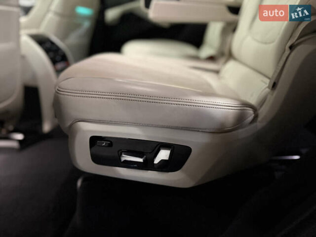 Серый БМВ X7, объемом двигателя 3 л и пробегом 65 тыс. км за 68900 $, фото 18 на Automoto.ua