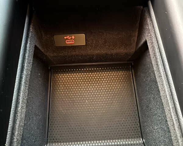 Серый БМВ X7, объемом двигателя 2.99 л и пробегом 140 тыс. км за 64500 $, фото 34 на Automoto.ua