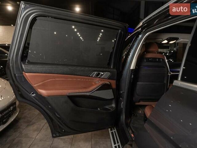 Серый БМВ X7, объемом двигателя 4.39 л и пробегом 53 тыс. км за 63900 $, фото 37 на Automoto.ua