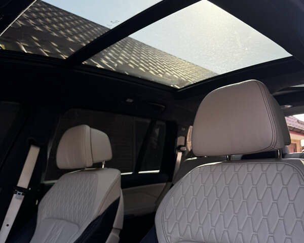 Серый БМВ X7, объемом двигателя 2.99 л и пробегом 126 тыс. км за 81000 $, фото 18 на Automoto.ua