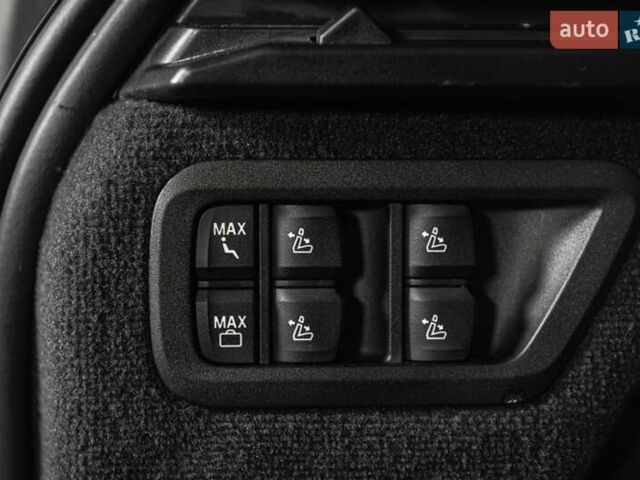 Серый БМВ X7, объемом двигателя 4.39 л и пробегом 53 тыс. км за 63900 $, фото 102 на Automoto.ua