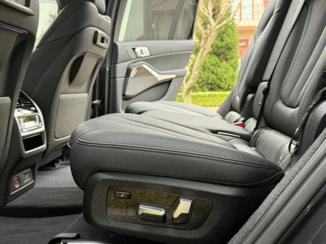 Серый БМВ X7, объемом двигателя 3 л и пробегом 140 тыс. км за 55000 $, фото 7 на Automoto.ua