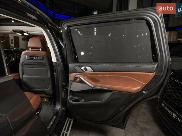 Серый БМВ X7, объемом двигателя 4.39 л и пробегом 53 тыс. км за 63900 $, фото 41 на Automoto.ua