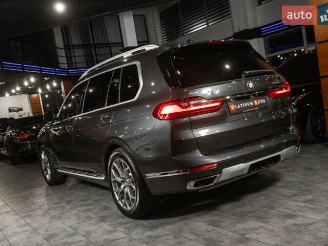 Серый БМВ X7, объемом двигателя 4.39 л и пробегом 53 тыс. км за 63900 $, фото 88 на Automoto.ua