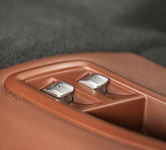 Серый БМВ X7, объемом двигателя 4.39 л и пробегом 53 тыс. км за 63900 $, фото 34 на Automoto.ua