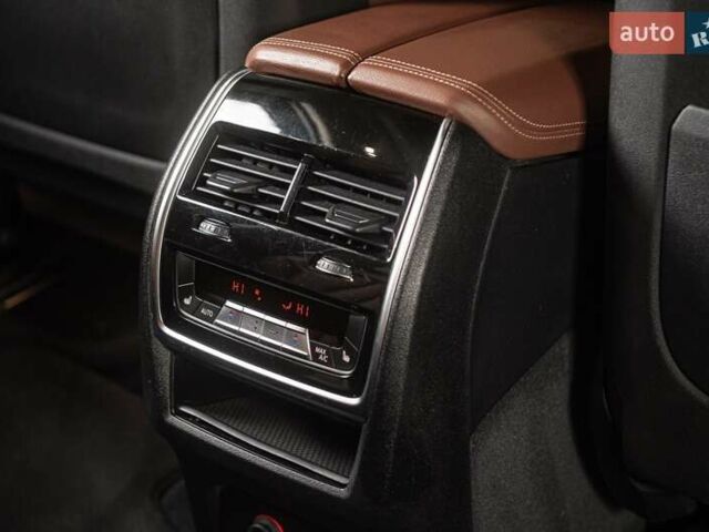 Серый БМВ X7, объемом двигателя 4.39 л и пробегом 53 тыс. км за 63900 $, фото 43 на Automoto.ua