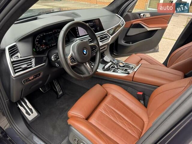 Серый БМВ X7, объемом двигателя 2.99 л и пробегом 95 тыс. км за 77000 $, фото 18 на Automoto.ua