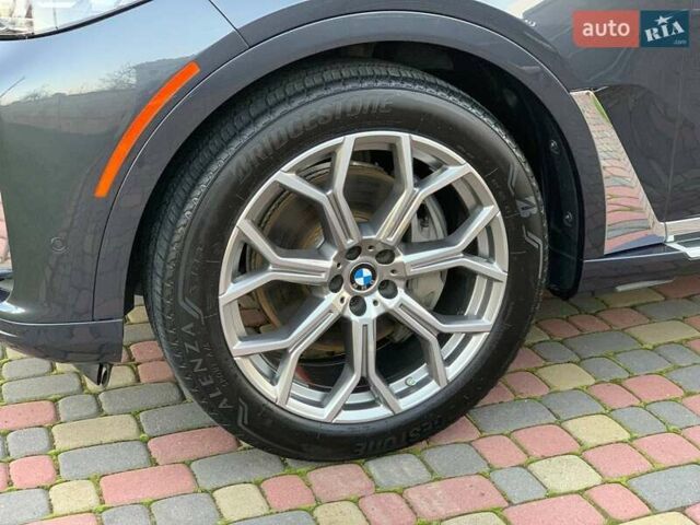 Серый БМВ X7, объемом двигателя 3 л и пробегом 147 тыс. км за 53800 $, фото 16 на Automoto.ua