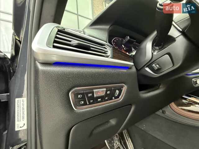 Сірий БМВ X7, об'ємом двигуна 3 л та пробігом 99 тис. км за 76000 $, фото 100 на Automoto.ua