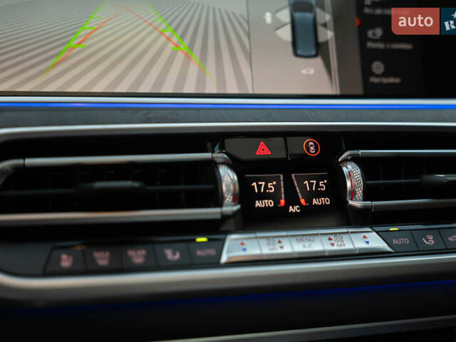 Серый БМВ X7, объемом двигателя 4.4 л и пробегом 78 тыс. км за 67500 $, фото 121 на Automoto.ua