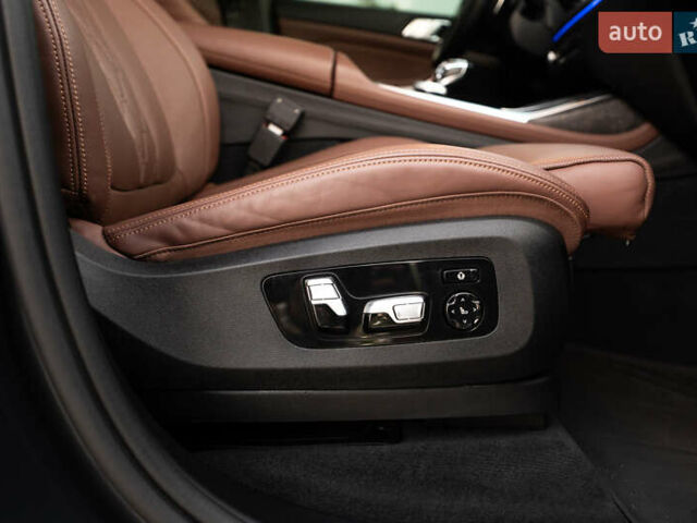 Серый БМВ X7, объемом двигателя 4.4 л и пробегом 78 тыс. км за 67500 $, фото 87 на Automoto.ua