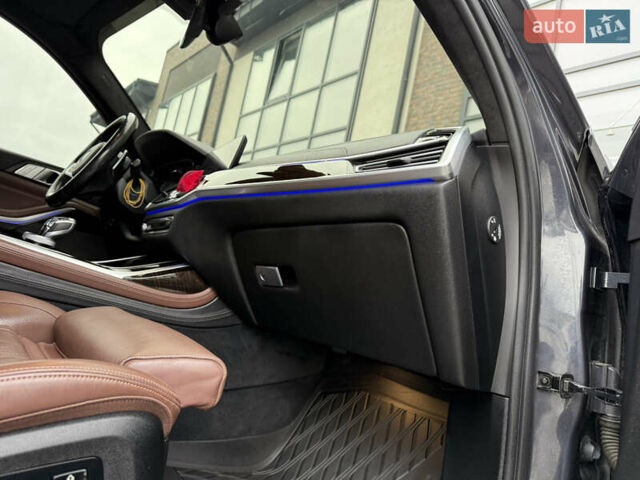 Сірий БМВ X7, об'ємом двигуна 3 л та пробігом 99 тис. км за 76000 $, фото 136 на Automoto.ua