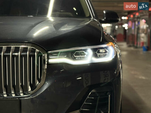 Серый БМВ X7, объемом двигателя 3 л и пробегом 65 тыс. км за 68900 $, фото 8 на Automoto.ua