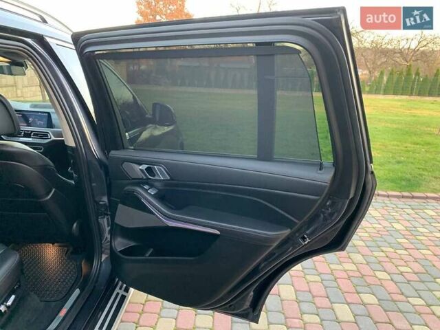 Серый БМВ X7, объемом двигателя 3 л и пробегом 147 тыс. км за 53800 $, фото 30 на Automoto.ua