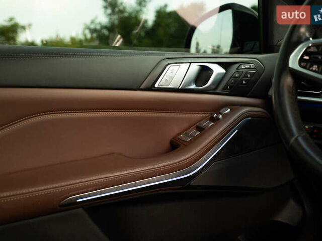 Серый БМВ X7, объемом двигателя 4.4 л и пробегом 78 тыс. км за 67500 $, фото 93 на Automoto.ua