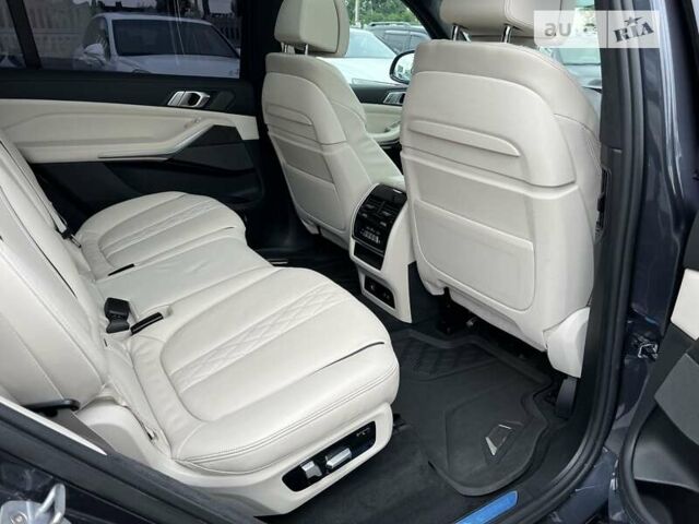 Сірий БМВ X7, об'ємом двигуна 2.99 л та пробігом 67 тис. км за 85900 $, фото 39 на Automoto.ua