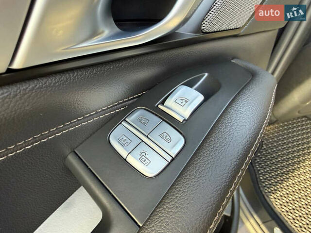 Серый БМВ X7, объемом двигателя 3 л и пробегом 147 тыс. км за 50900 $, фото 36 на Automoto.ua