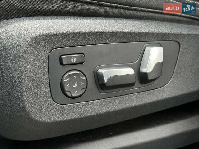 Серый БМВ X7, объемом двигателя 3 л и пробегом 90 тыс. км за 54900 $, фото 39 на Automoto.ua