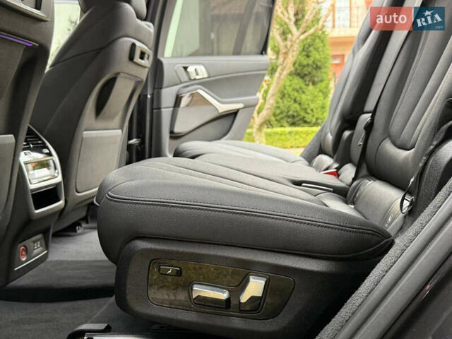 Серый БМВ X7, объемом двигателя 3 л и пробегом 148 тыс. км за 55000 $, фото 92 на Automoto.ua