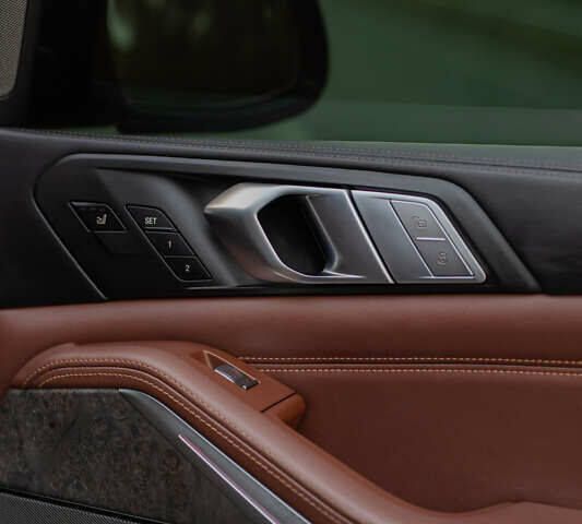 Серый БМВ X7, объемом двигателя 4.4 л и пробегом 78 тыс. км за 67500 $, фото 68 на Automoto.ua