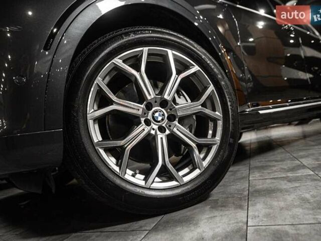 Серый БМВ X7, объемом двигателя 4.39 л и пробегом 53 тыс. км за 63900 $, фото 22 на Automoto.ua