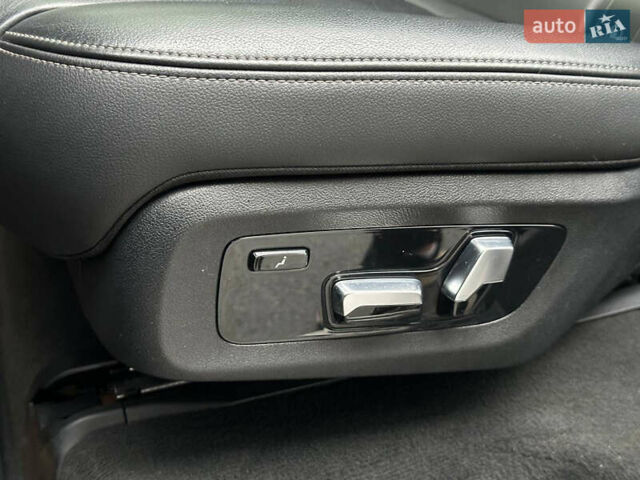 Серый БМВ X7, объемом двигателя 3 л и пробегом 90 тыс. км за 54900 $, фото 57 на Automoto.ua