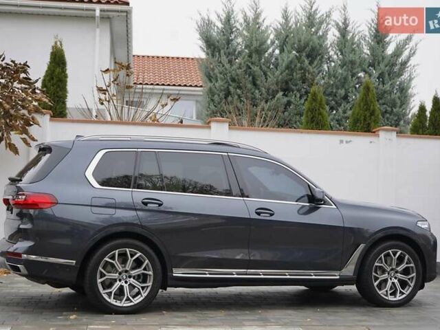Серый БМВ X7, объемом двигателя 4.39 л и пробегом 118 тыс. км за 69999 $, фото 6 на Automoto.ua