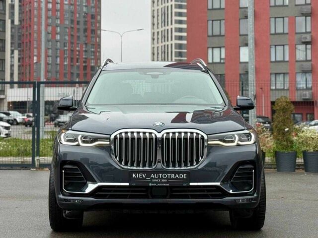 Серый БМВ X7, объемом двигателя 3 л и пробегом 90 тыс. км за 54900 $, фото 1 на Automoto.ua