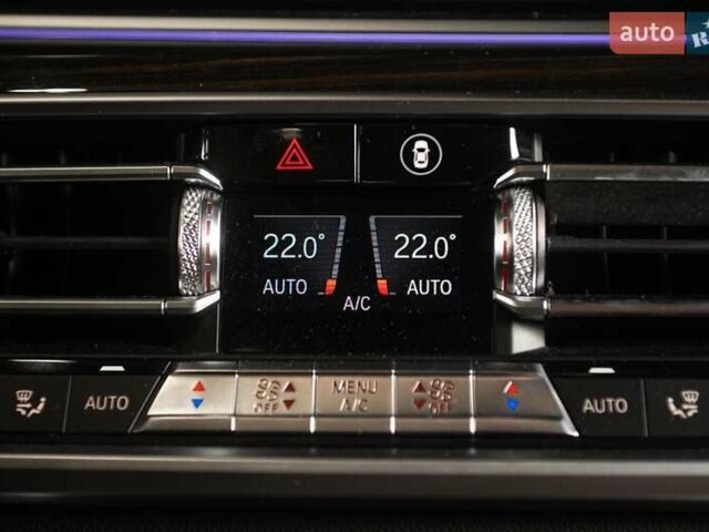 Серый БМВ X7, объемом двигателя 4.39 л и пробегом 53 тыс. км за 63900 $, фото 57 на Automoto.ua