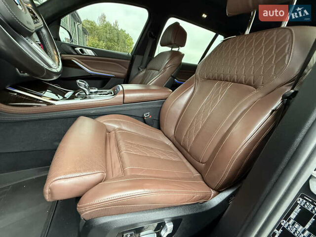 Сірий БМВ X7, об'ємом двигуна 3 л та пробігом 99 тис. км за 76000 $, фото 74 на Automoto.ua