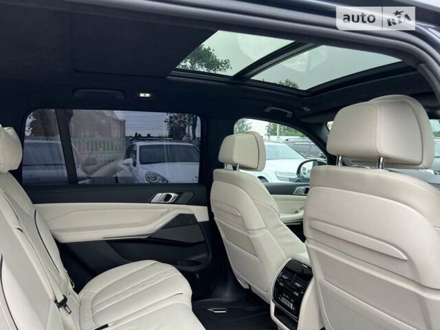 Сірий БМВ X7, об'ємом двигуна 2.99 л та пробігом 67 тис. км за 85900 $, фото 34 на Automoto.ua