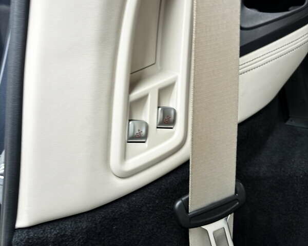 Серый БМВ X7, объемом двигателя 4.39 л и пробегом 151 тыс. км за 68000 $, фото 25 на Automoto.ua