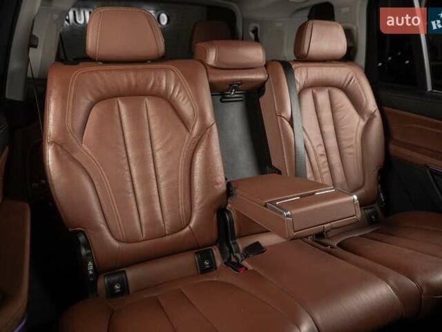 Серый БМВ X7, объемом двигателя 4.39 л и пробегом 53 тыс. км за 63900 $, фото 31 на Automoto.ua