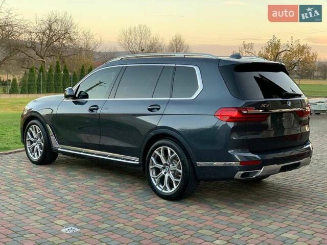 Серый БМВ X7, объемом двигателя 3 л и пробегом 147 тыс. км за 53800 $, фото 4 на Automoto.ua