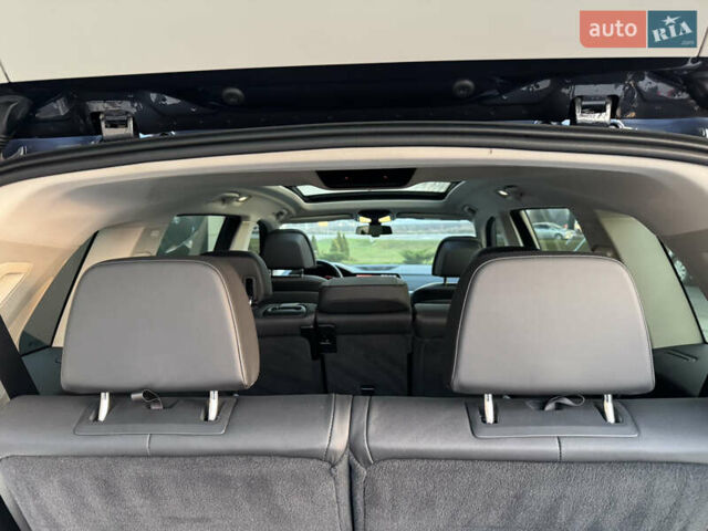 Серый БМВ X7, объемом двигателя 2.99 л и пробегом 140 тыс. км за 64500 $, фото 54 на Automoto.ua