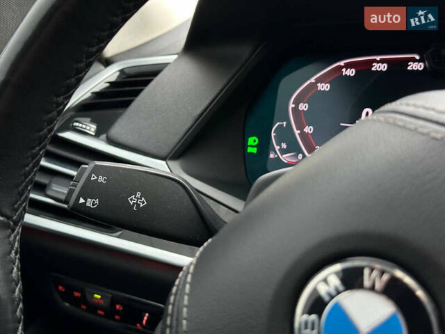 Серый БМВ X7, объемом двигателя 3 л и пробегом 90 тыс. км за 54900 $, фото 20 на Automoto.ua