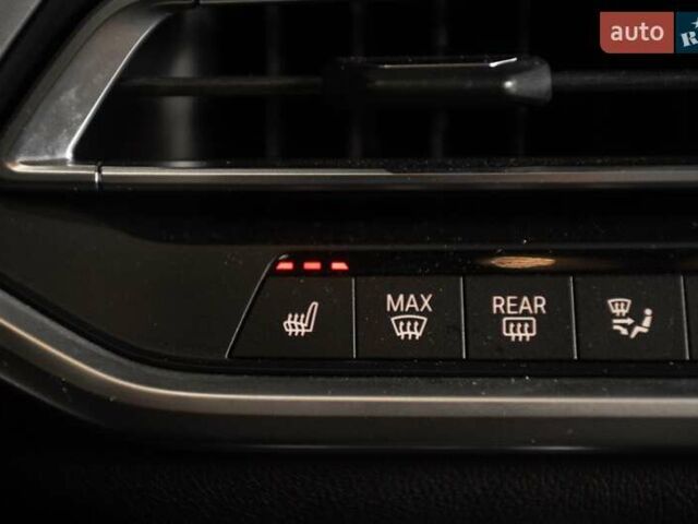 Серый БМВ X7, объемом двигателя 4.39 л и пробегом 53 тыс. км за 63900 $, фото 60 на Automoto.ua