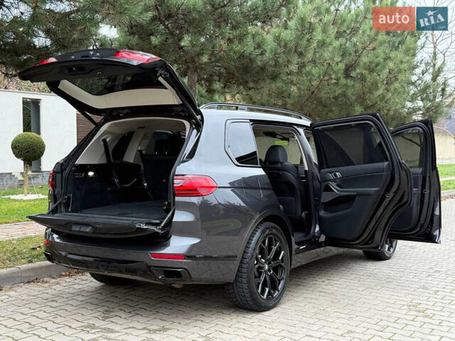 Серый БМВ X7, объемом двигателя 3 л и пробегом 148 тыс. км за 55000 $, фото 76 на Automoto.ua