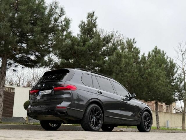 Серый БМВ X7, объемом двигателя 3 л и пробегом 140 тыс. км за 55000 $, фото 3 на Automoto.ua