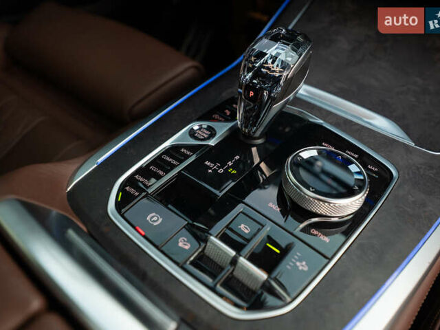 Серый БМВ X7, объемом двигателя 4.4 л и пробегом 78 тыс. км за 67500 $, фото 92 на Automoto.ua