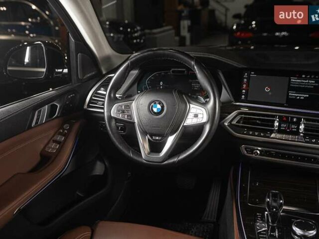 Серый БМВ X7, объемом двигателя 4.39 л и пробегом 53 тыс. км за 63900 $, фото 49 на Automoto.ua