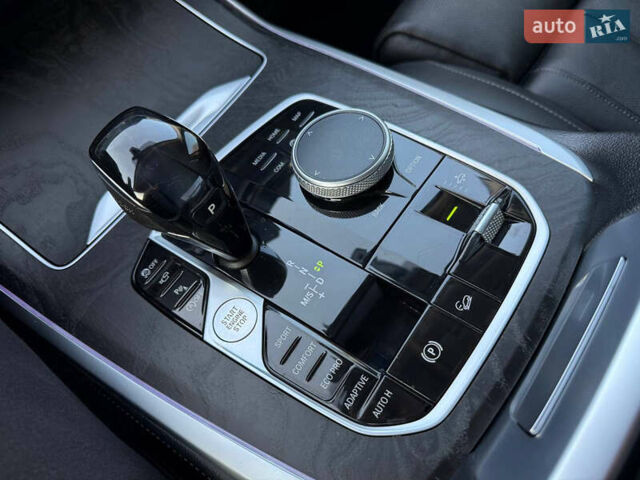 Серый БМВ X7, объемом двигателя 3 л и пробегом 147 тыс. км за 50900 $, фото 80 на Automoto.ua